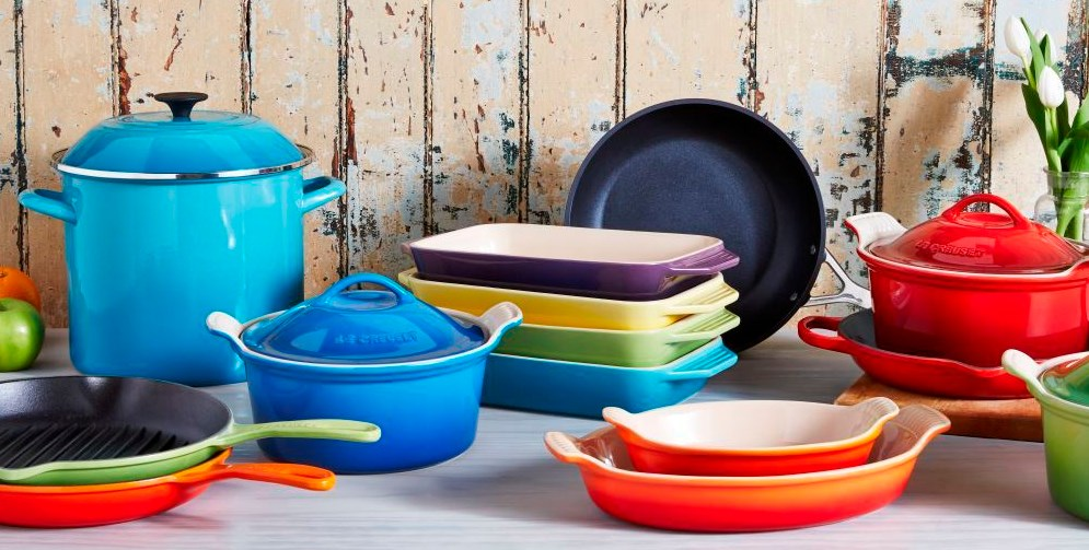 кольоровий посуд
