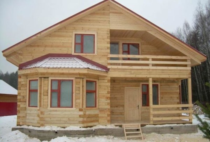 Екологічний заміський будинок побудований з брусу 1