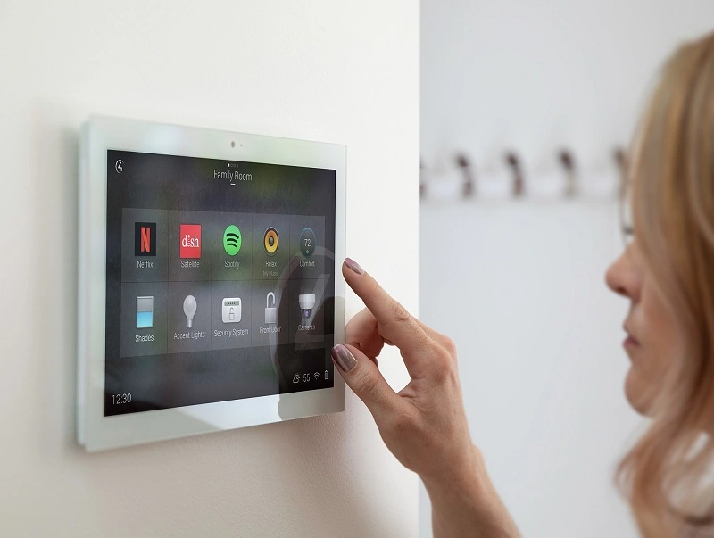 Керування smart house за допомогою настінної панелі